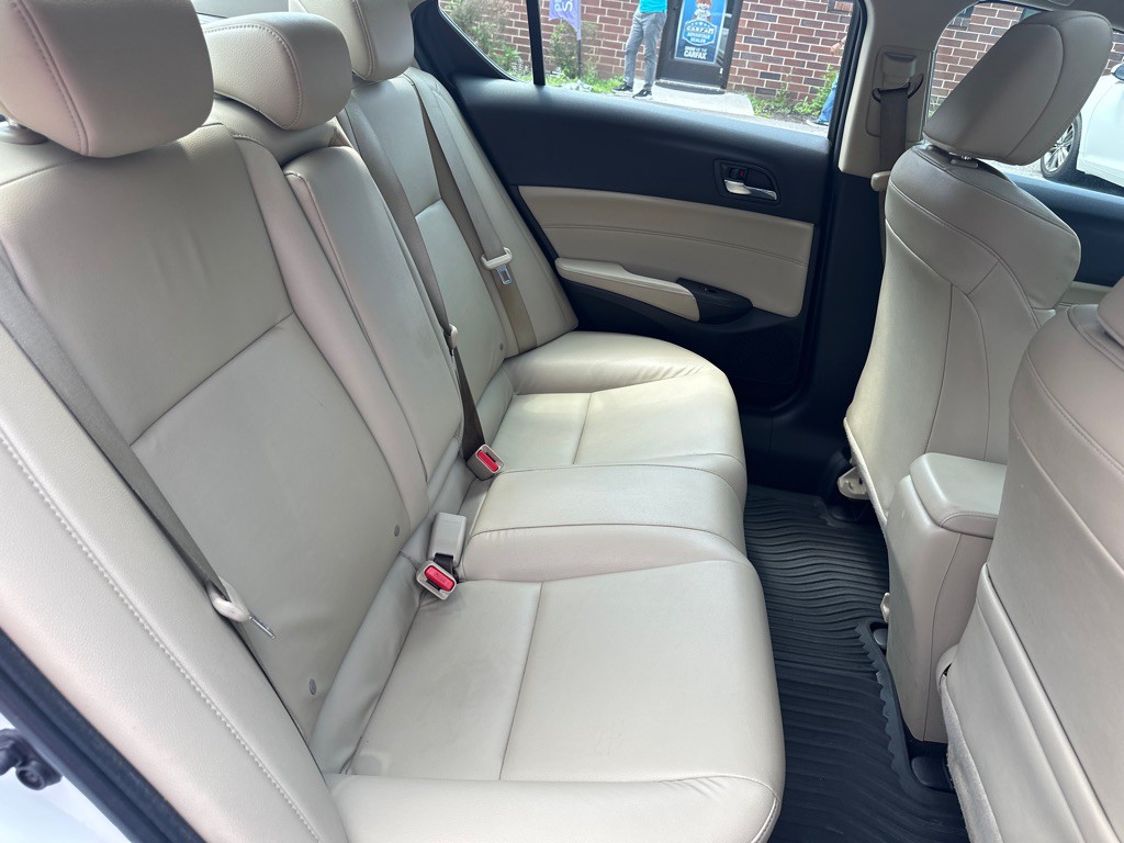 2017 Acura ILX Image 17