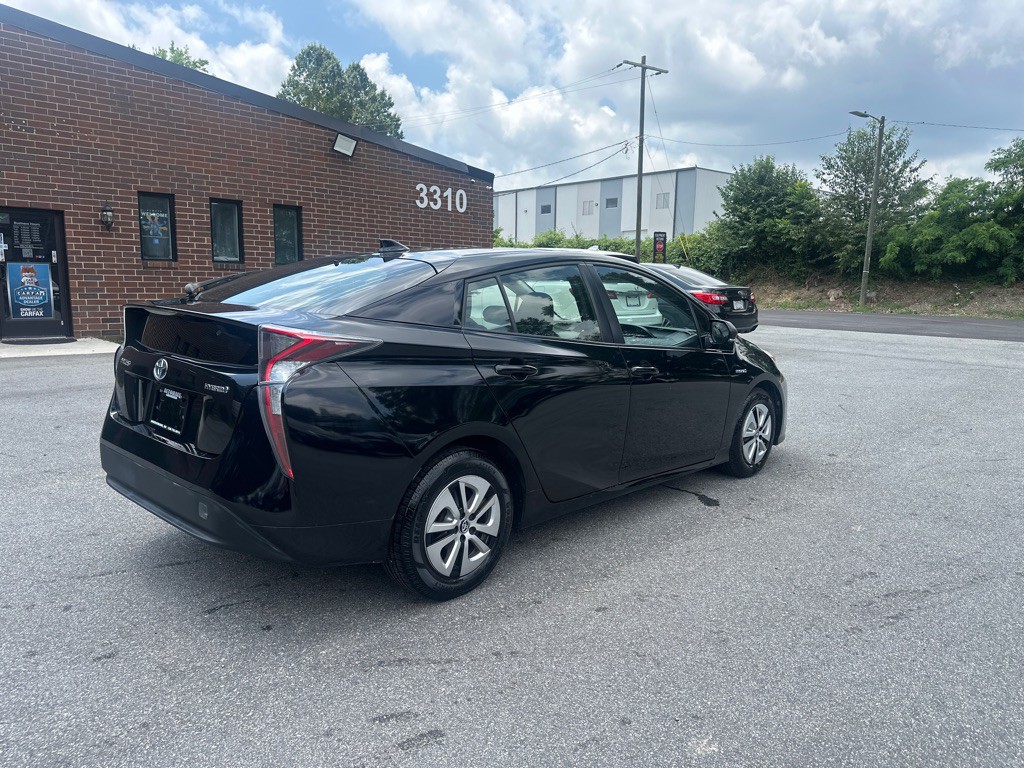 2016 Toyota Prius Image 7