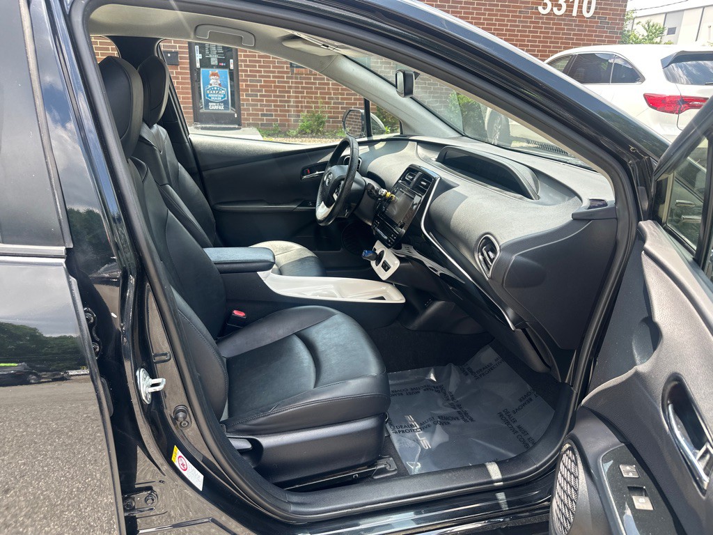 2016 Toyota Prius Image 18