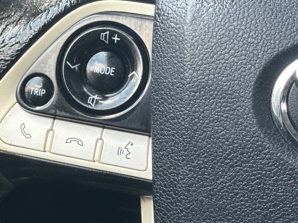 2016 Toyota Prius Image 23