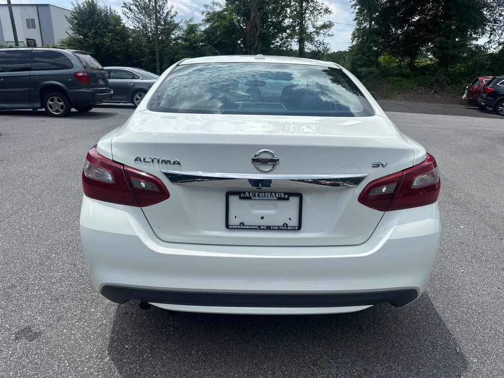 2018 Nissan Altima Image 7
