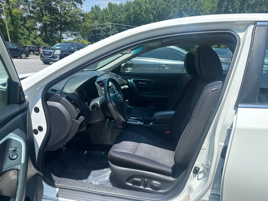 2018 Nissan Altima Image 9