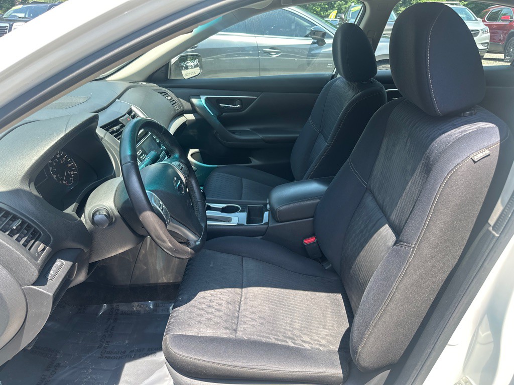 2018 Nissan Altima Image 10