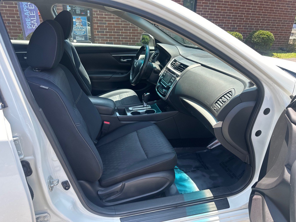 2018 Nissan Altima Image 18