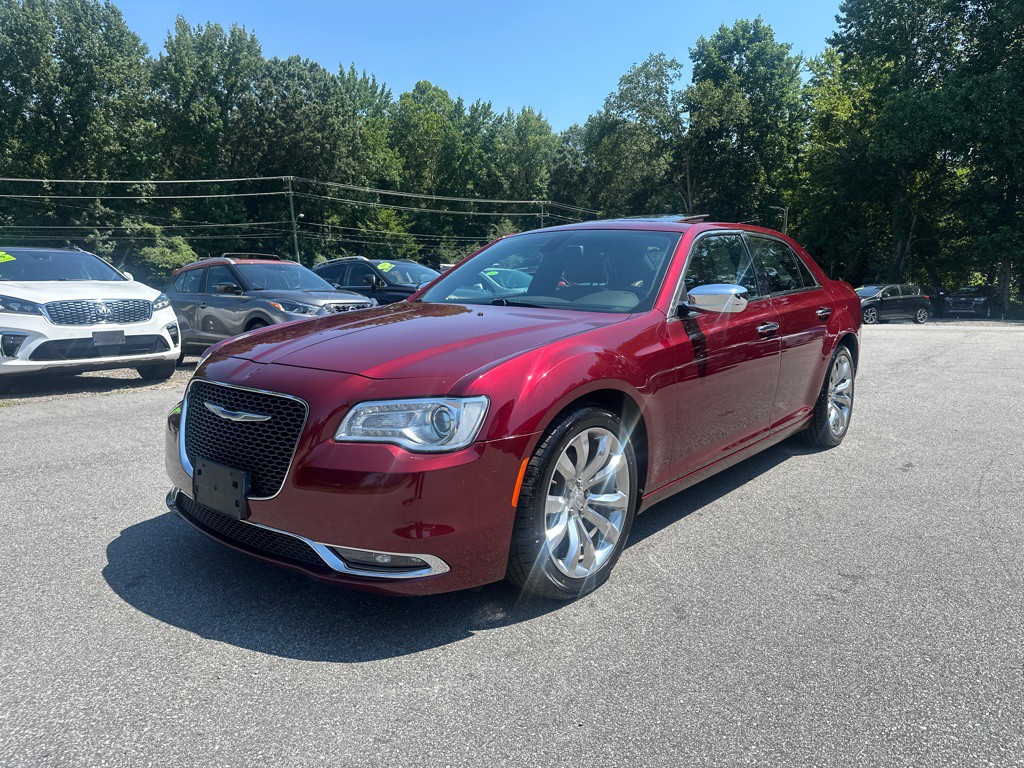 2019 Chrysler 300 Image 2