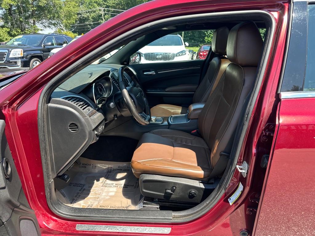 2019 Chrysler 300 Image 9