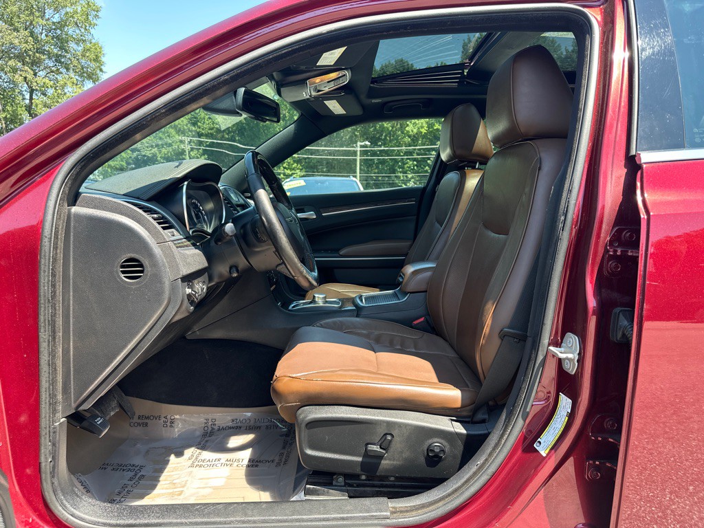 2019 Chrysler 300 Image 11