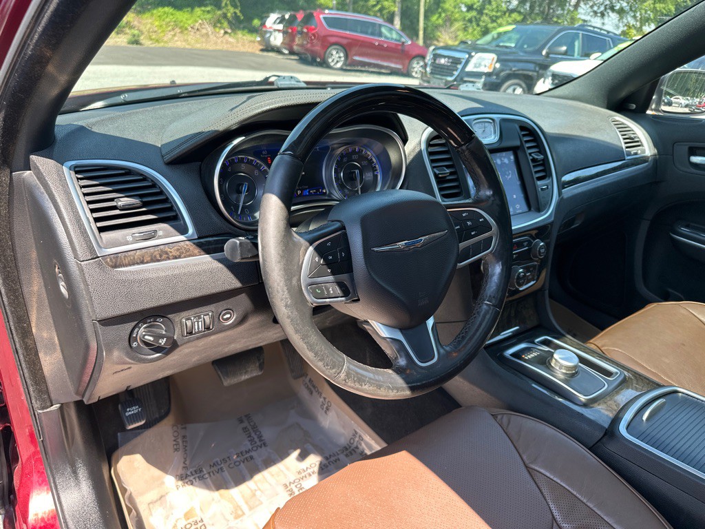 2019 Chrysler 300 Image 12