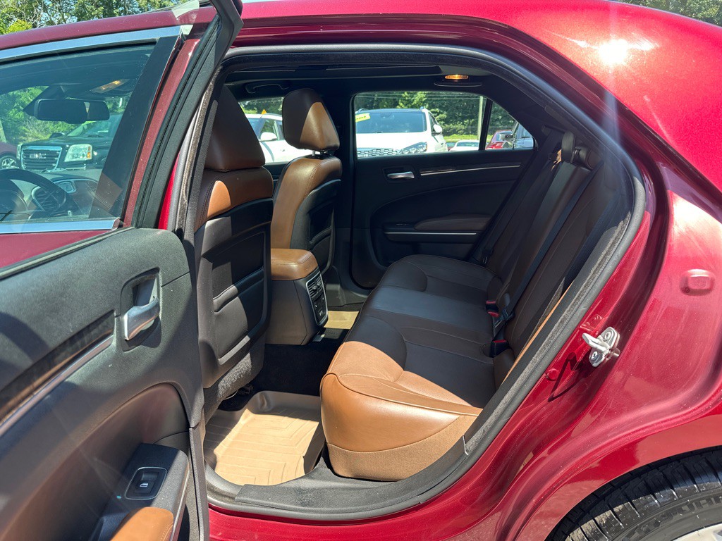 2019 Chrysler 300 Image 13