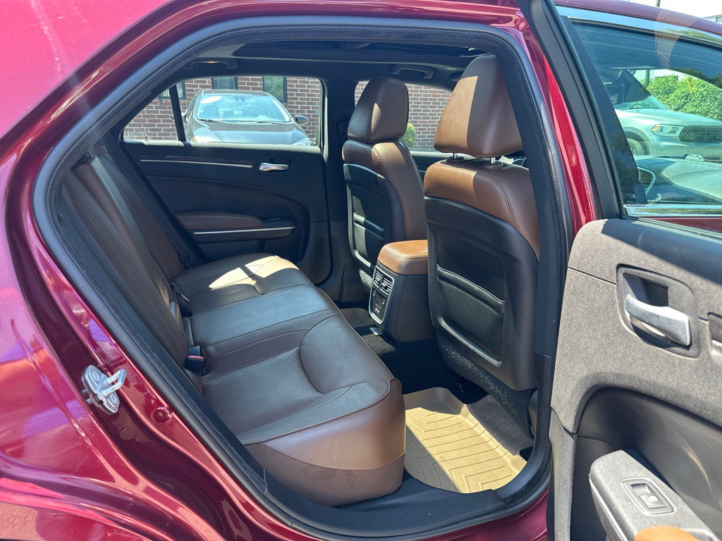 2019 Chrysler 300 Image 16