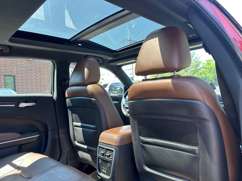 2019 Chrysler 300 Image 18