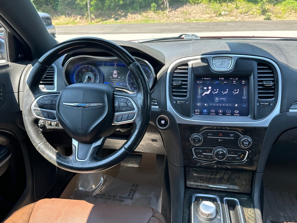 2019 Chrysler 300 Image 28