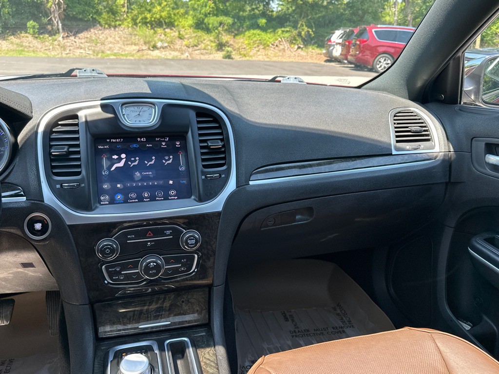 2019 Chrysler 300 Image 29