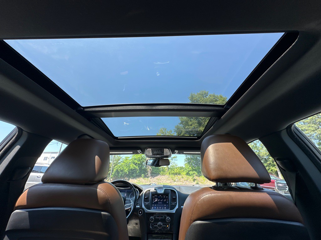 2019 Chrysler 300 Image 31