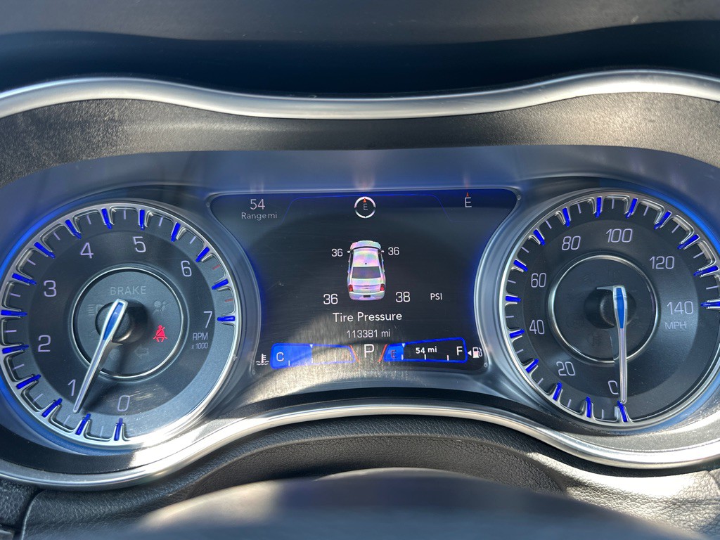 2019 Chrysler 300 Image 36