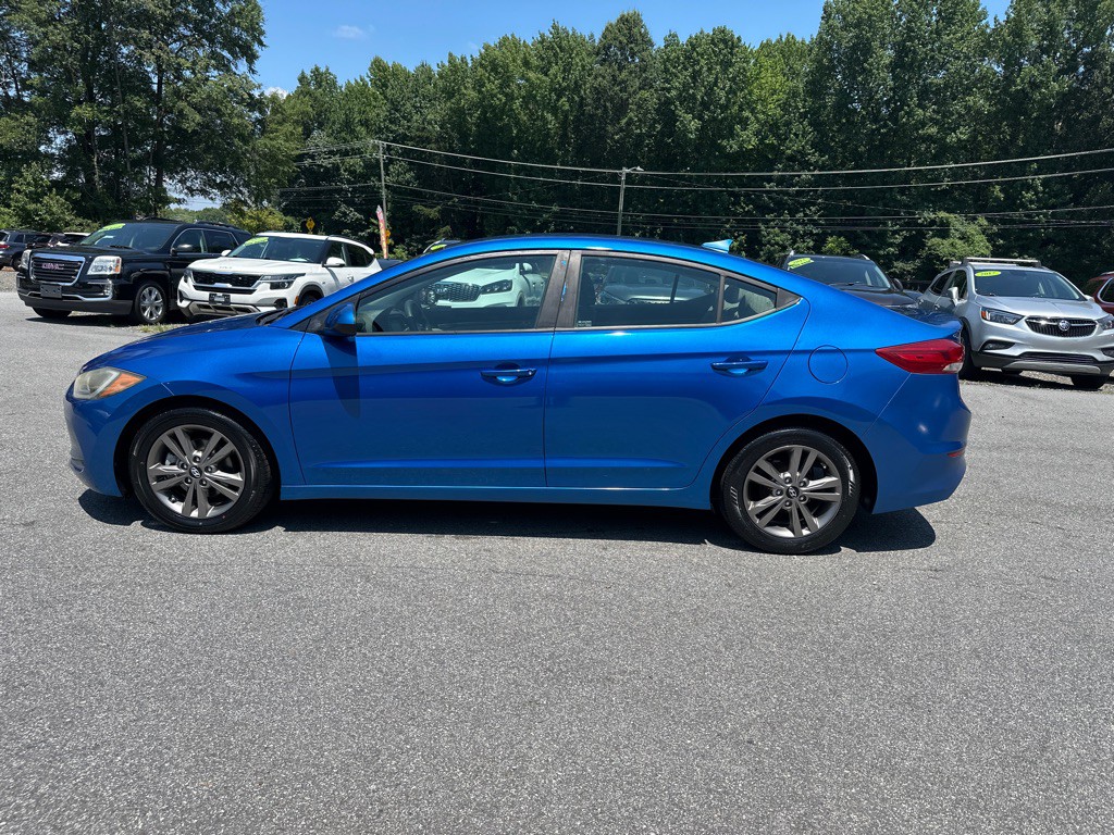 2017 Hyundai Elantra Image 3