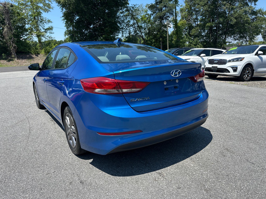 2017 Hyundai Elantra Image 4