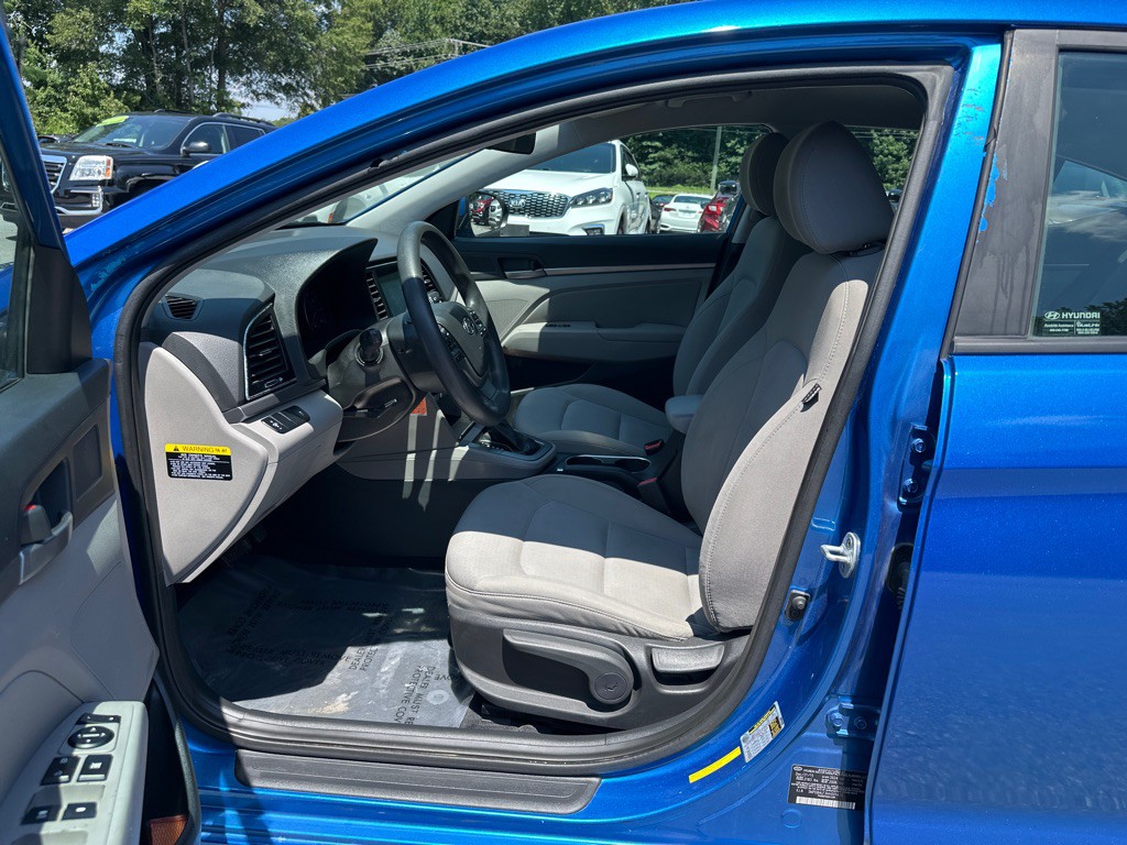 2017 Hyundai Elantra Image 8
