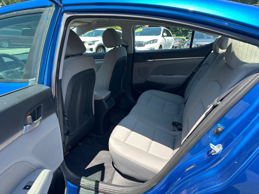 2017 Hyundai Elantra Image 11