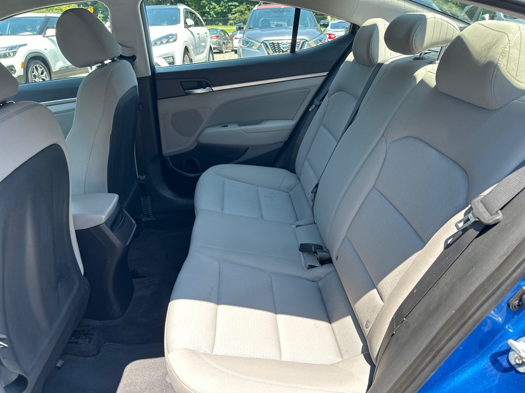 2017 Hyundai Elantra Image 12