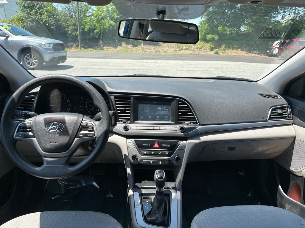 2017 Hyundai Elantra Image 20
