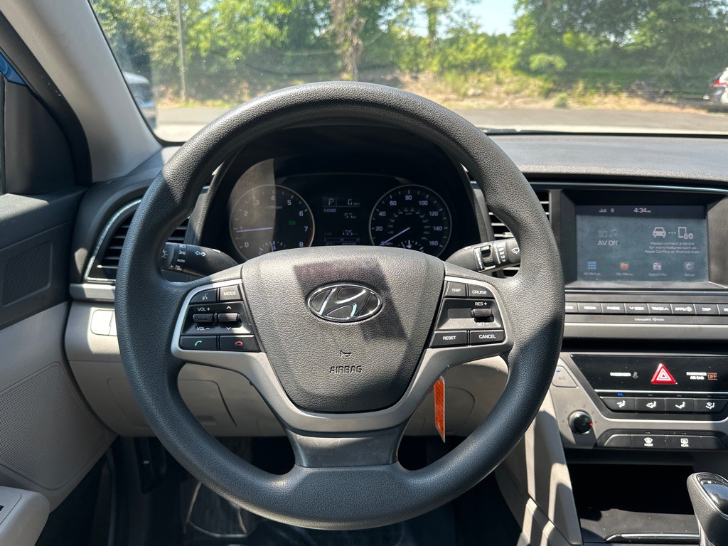 2017 Hyundai Elantra Image 21