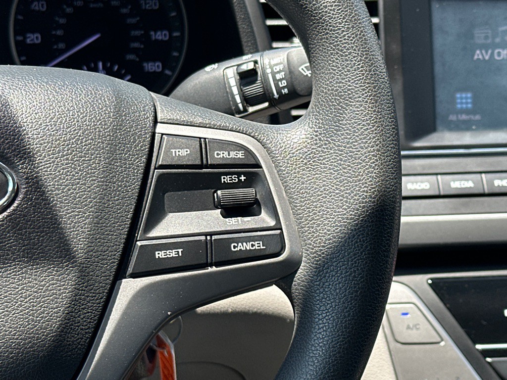 2017 Hyundai Elantra Image 22