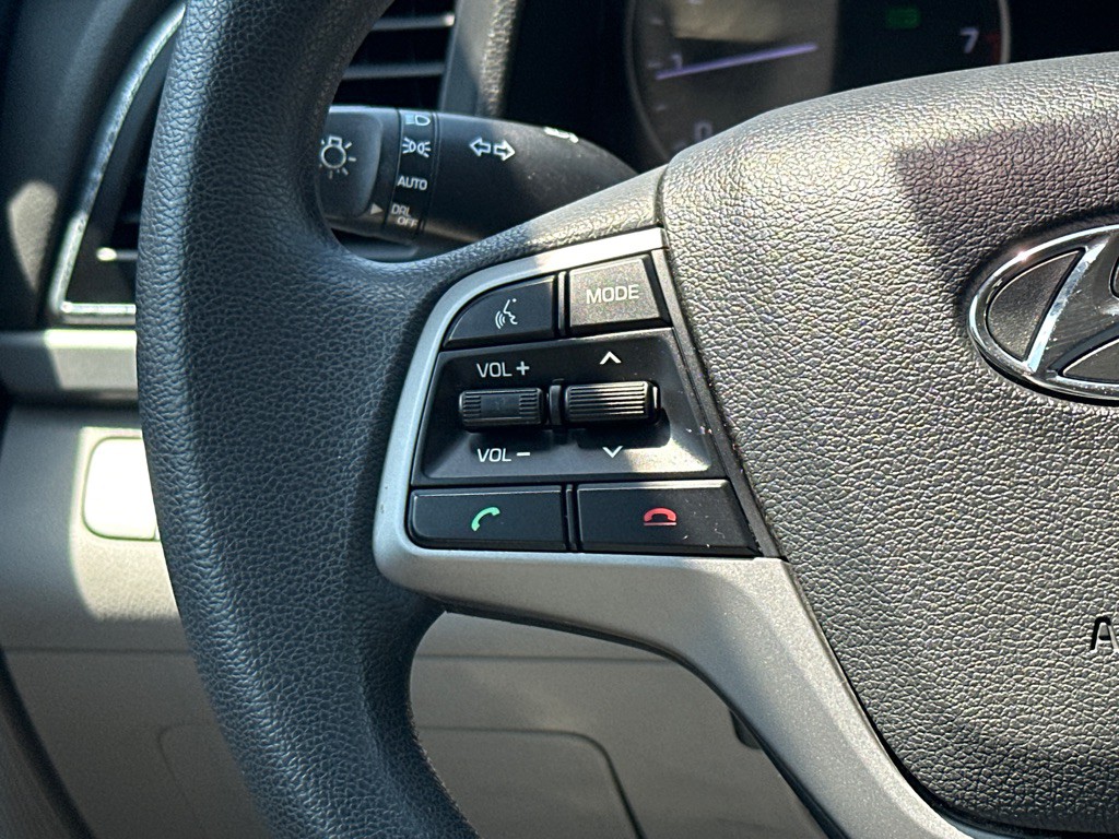 2017 Hyundai Elantra Image 23