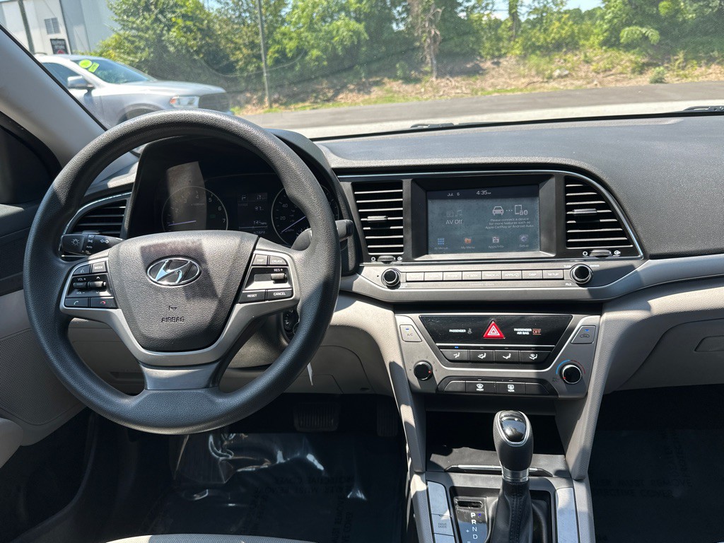 2017 Hyundai Elantra Image 26