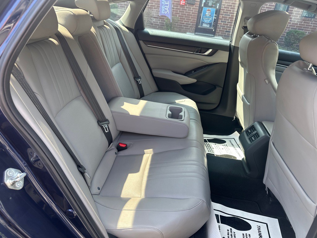 2018 Honda Accord Image 17