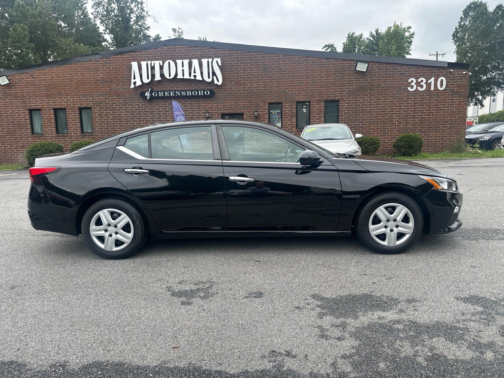2020 Nissan Altima Image 8