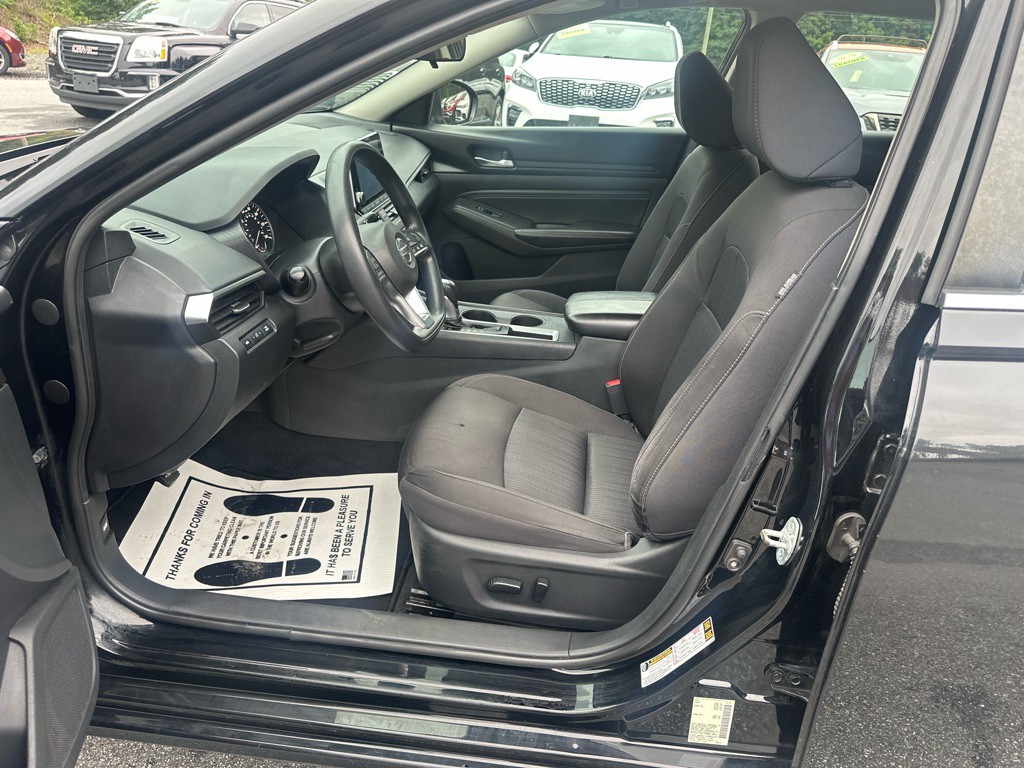 2020 Nissan Altima Image 9