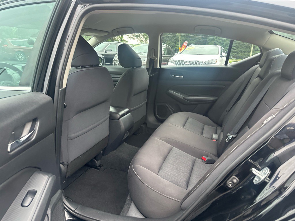2020 Nissan Altima Image 12