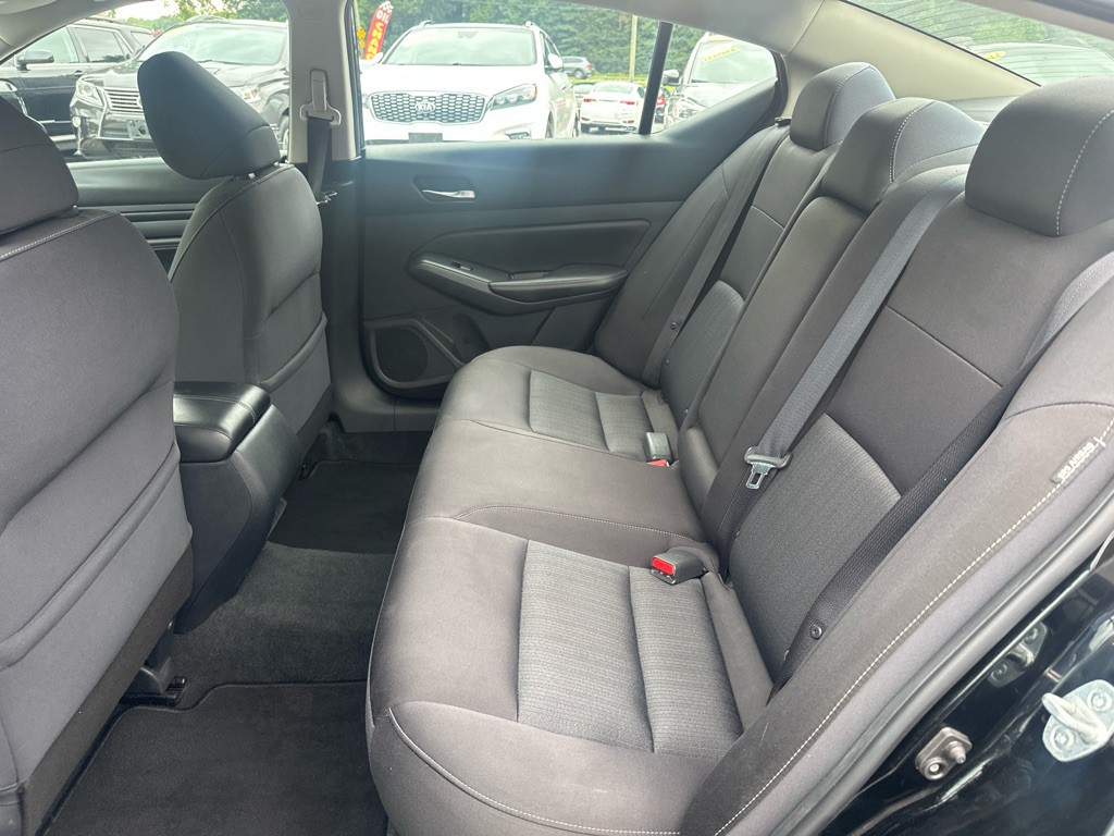 2020 Nissan Altima Image 13