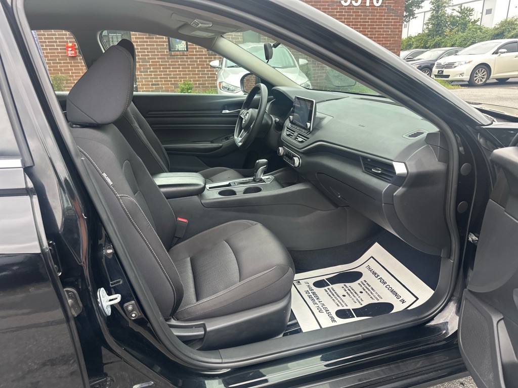 2020 Nissan Altima Image 18