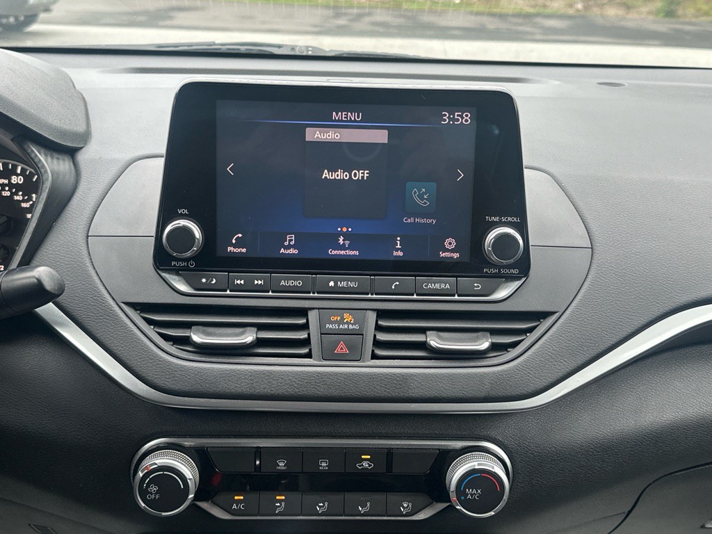 2020 Nissan Altima Image 23
