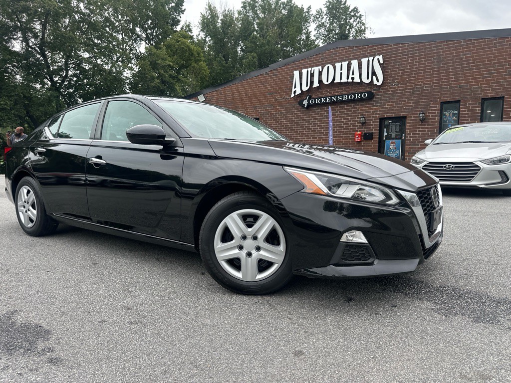 2020 Nissan Altima Image 32