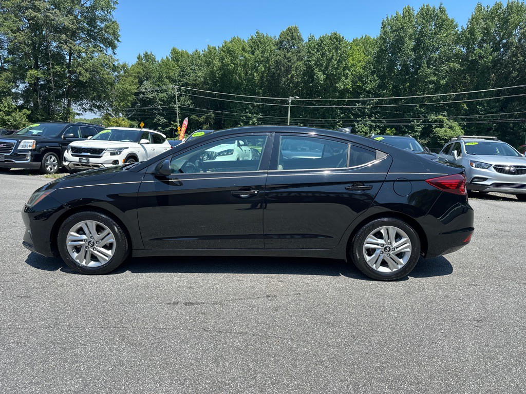 2019 Hyundai Elantra Image 3
