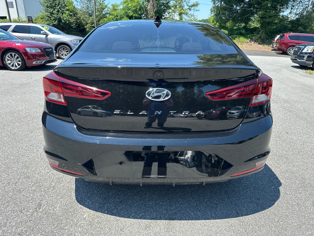 2019 Hyundai Elantra Image 5