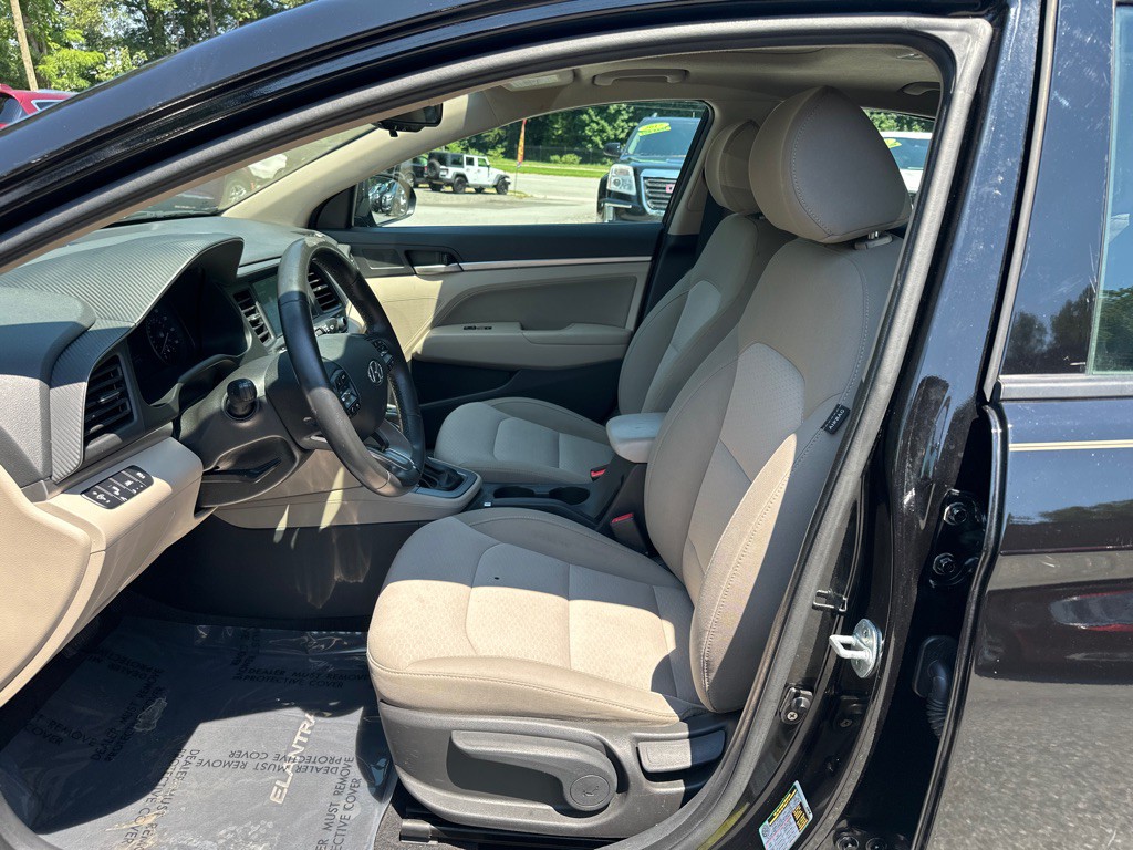 2019 Hyundai Elantra Image 9