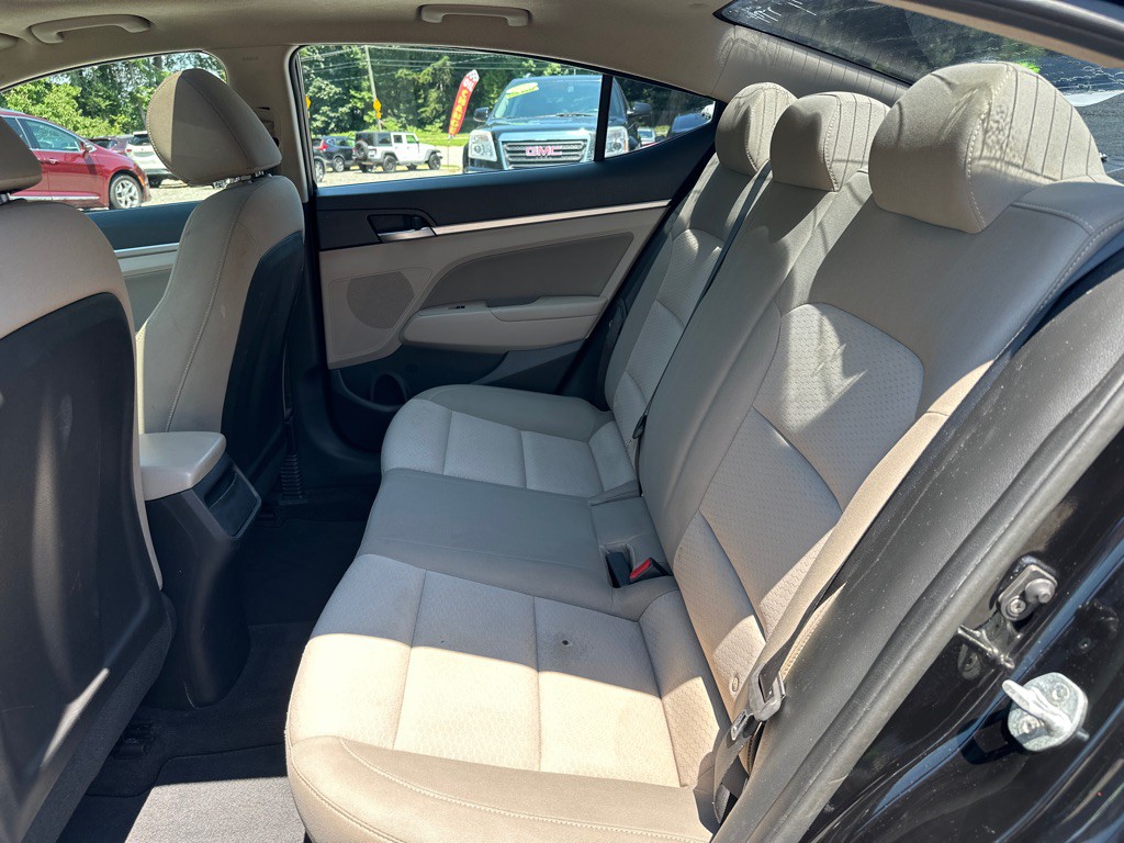 2019 Hyundai Elantra Image 12