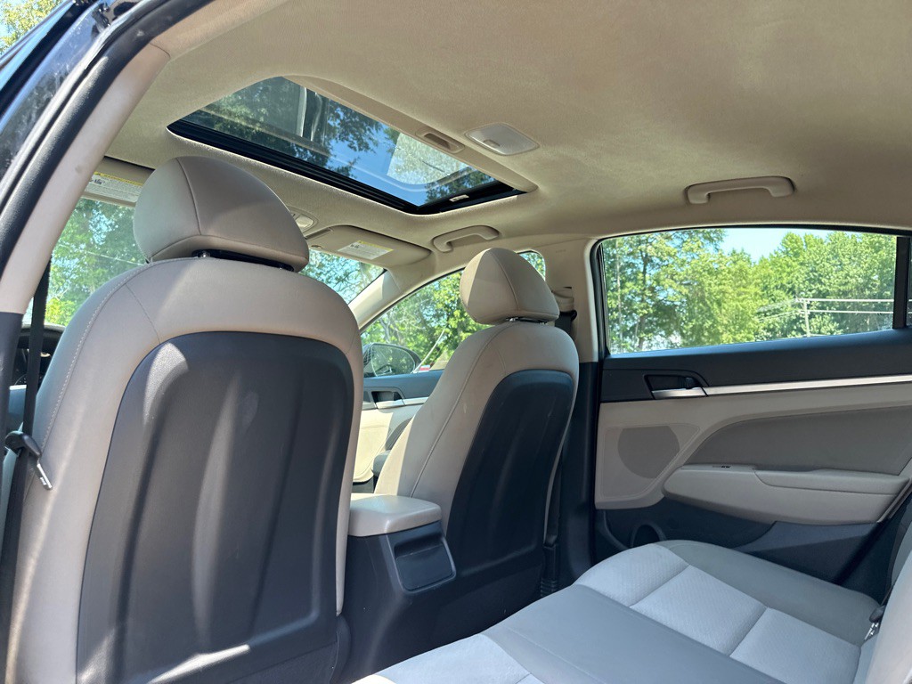 2019 Hyundai Elantra Image 13