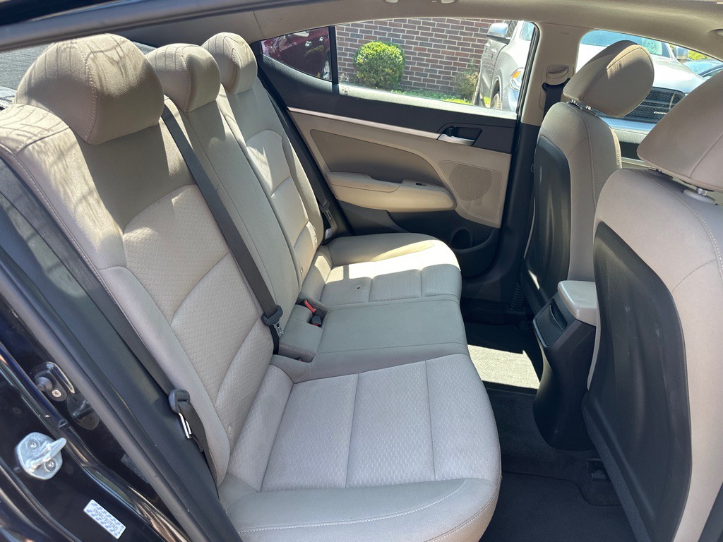 2019 Hyundai Elantra Image 16