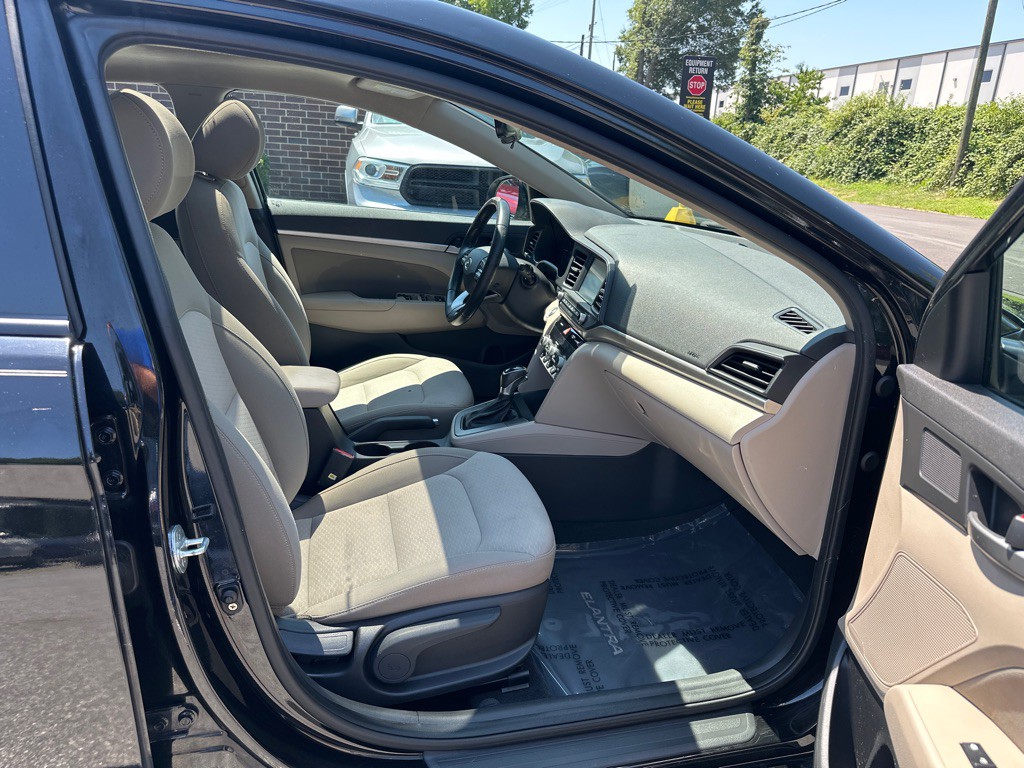 2019 Hyundai Elantra Image 18