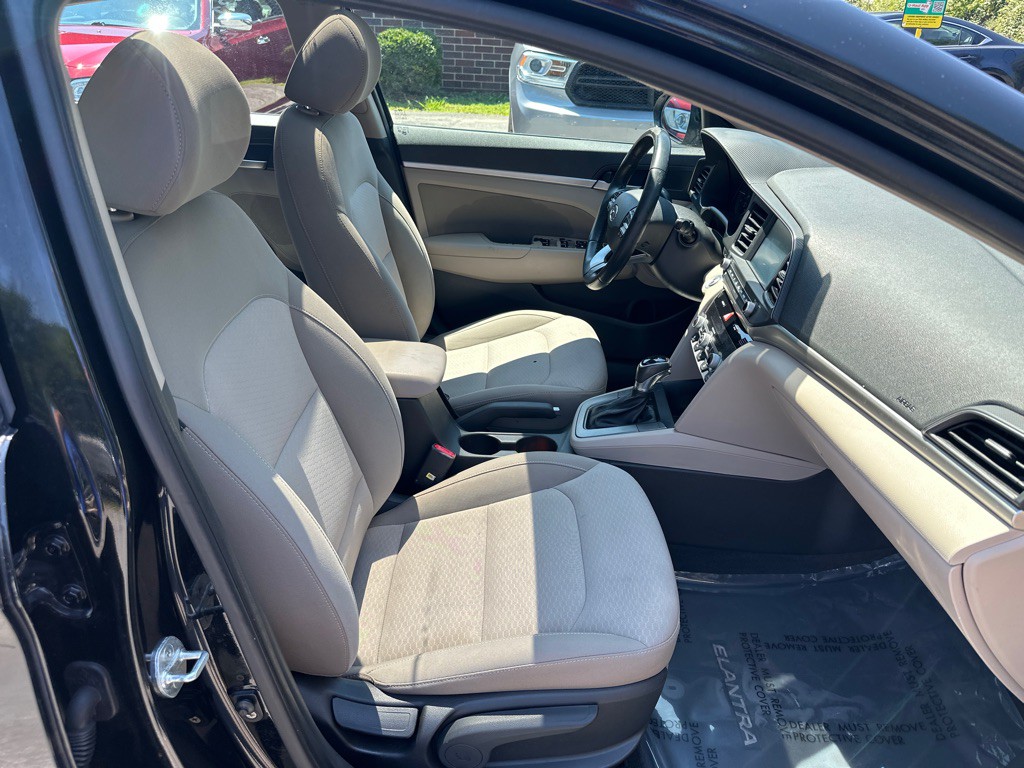 2019 Hyundai Elantra Image 19