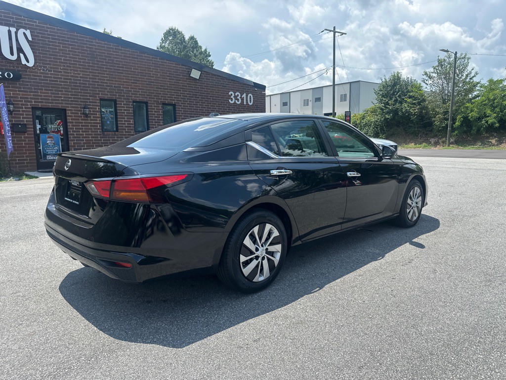 2019 Nissan Altima Image 7
