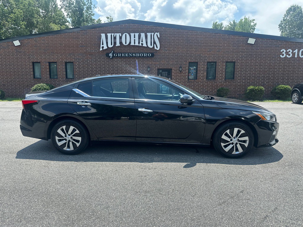 2019 Nissan Altima Image 8