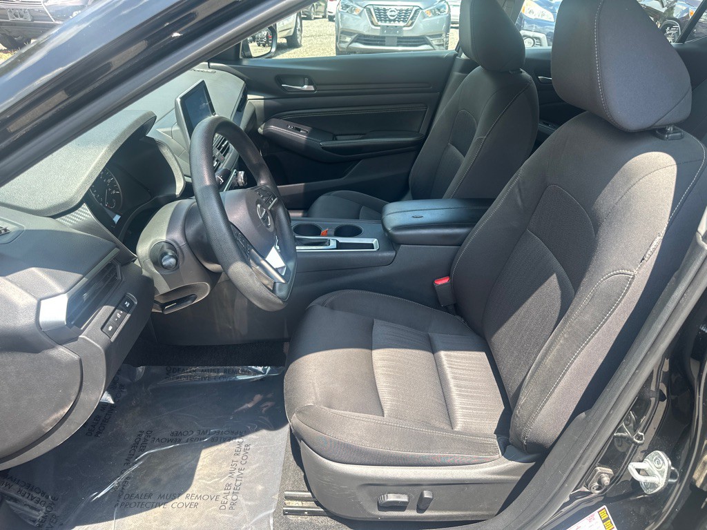 2019 Nissan Altima Image 10