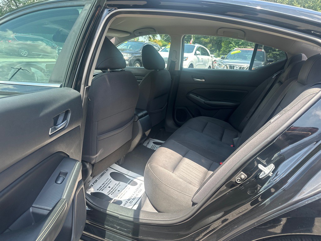 2019 Nissan Altima Image 12