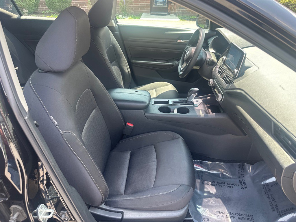 2019 Nissan Altima Image 19